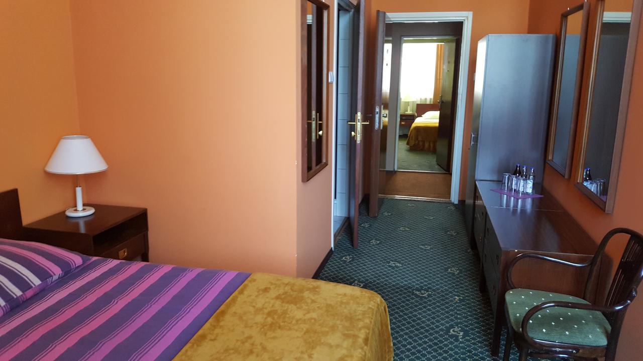 Hotel Restauracja Pustelnik Wisla Mala Bagian luar foto